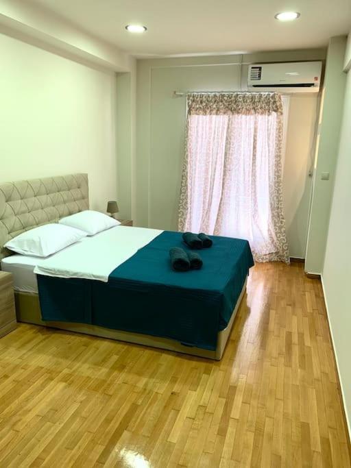 Spacious 4-Bedroom Family Home, 100M From Metro Ateny Zewnętrze zdjęcie