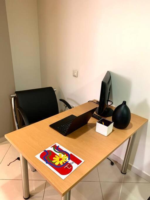 Spacious 4-Bedroom Family Home, 100M From Metro Ateny Zewnętrze zdjęcie